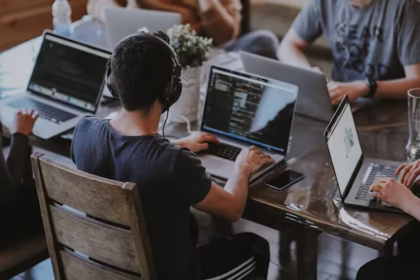 photo-1522071820081-009f0129c71c